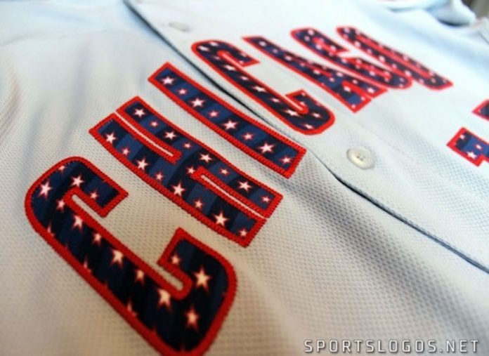 2017 Cubs White Sox holiday jerseys