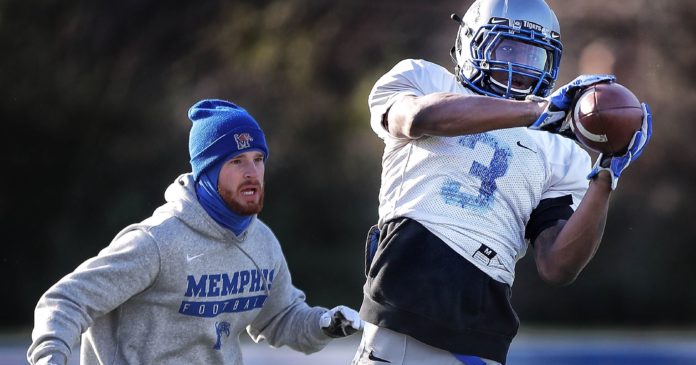 636499023968497560-12-06-17-bowl-practice-4