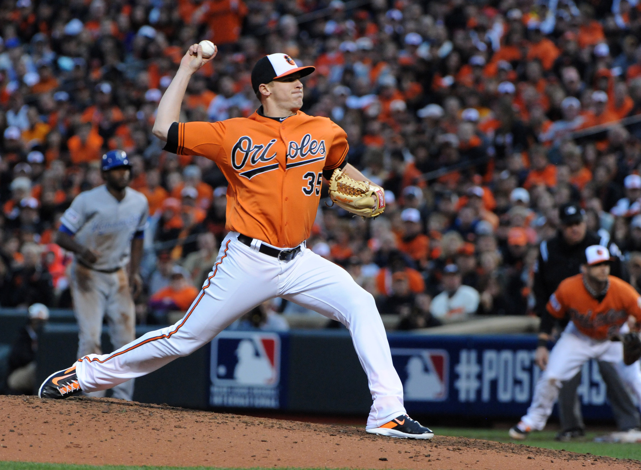 The Cubs Finally Signed A Relief Pitcher, Brad Brach