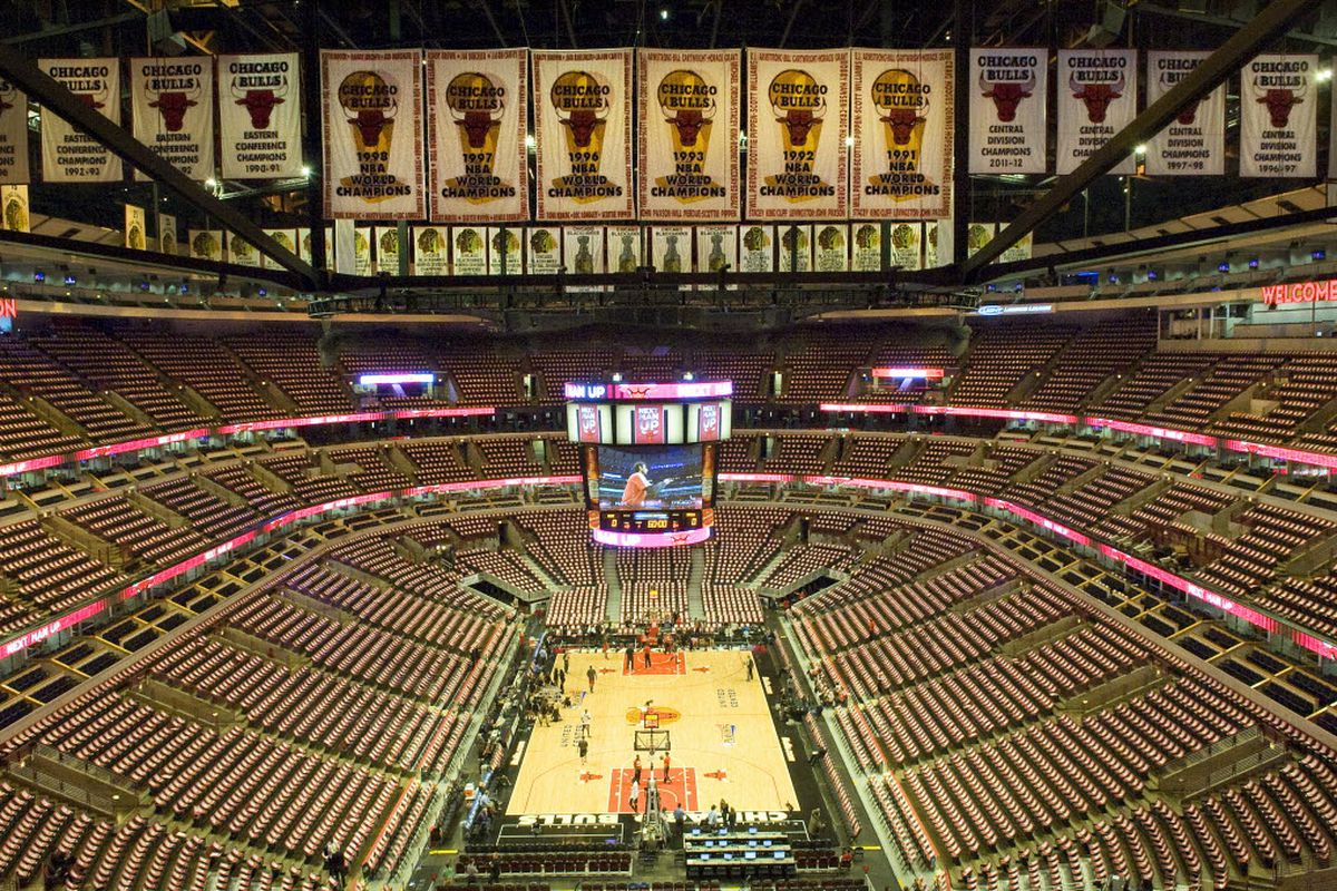 HalfEmpty United Center Shows Chicago Bulls Fans Are Fed Up