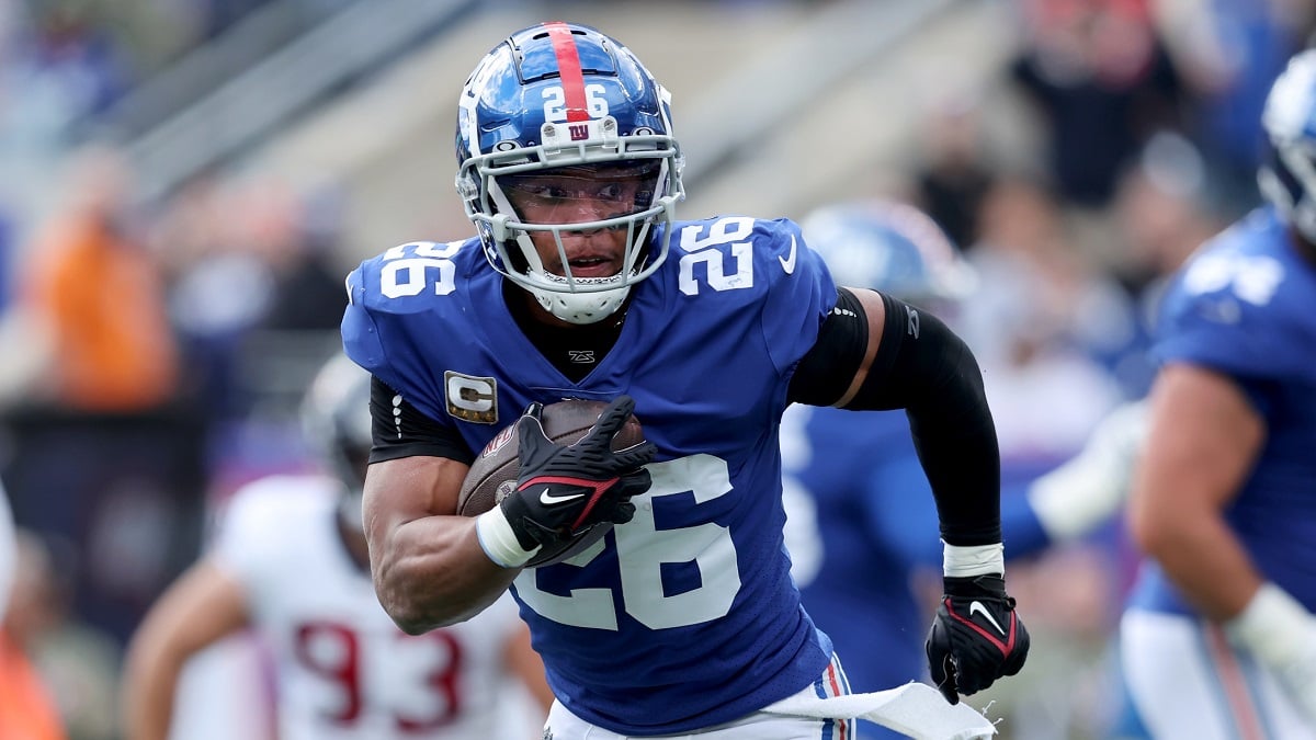 Five Reasons Why The Bears Should Sign Saquon Barkley