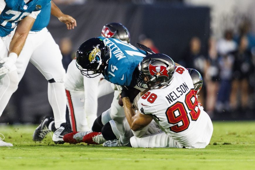 Insider Predicts The Chicago Bears Will Play It Cheap At The Trade Deadline